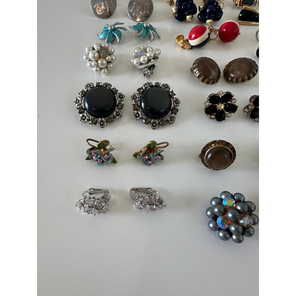 Clip On Earrings Lot 22 Pr Silver Gold Crystals Flower Starburst Mixed Vintage - Picture 2 of 9